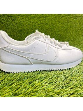 Nike Cortez Basic SL Boys Size‎ 4Y Triple White Athletic Leather Shoes Sneakers